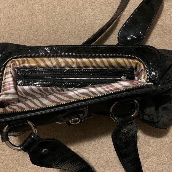 Guess purse - Picture 2 of 4